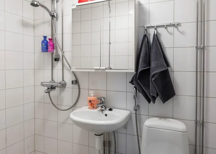 Cozy 1br Centre With Free Parking شقة